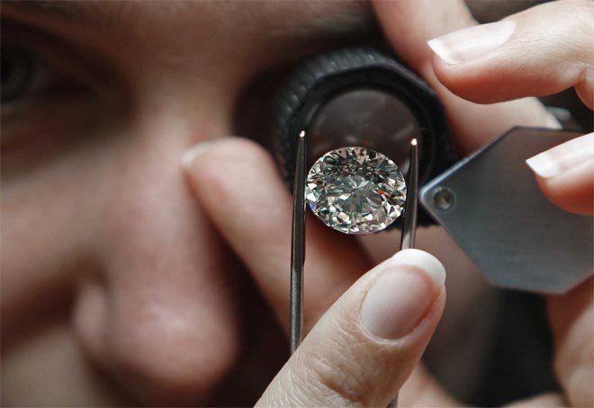 Як відрізнити справжній діамант від підробки: поради ювелірів - Lunet Jewellery